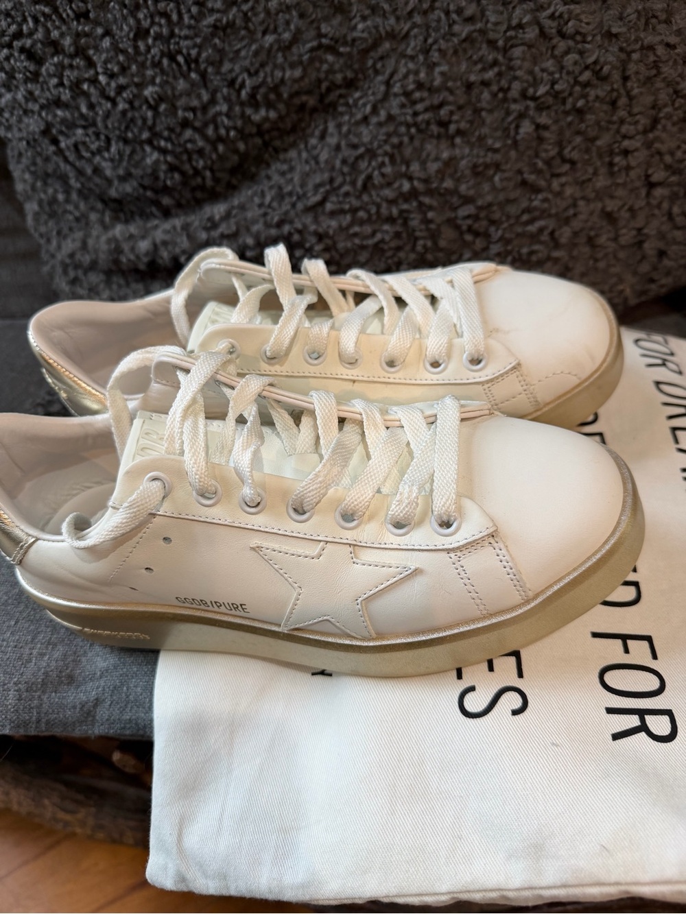 Golden Goose Women's White Sneakers with Metallic Gold Heel and Sole - Picture 2 of 5